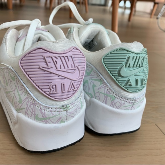 Women Nike Air Max 90 Valentines Day Size 7.5 - Picture 5 of 12